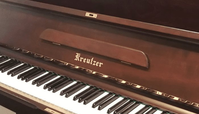ピアノ日本国内メーカー　クロイツェル