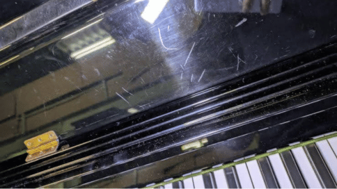 傷、よごれがある