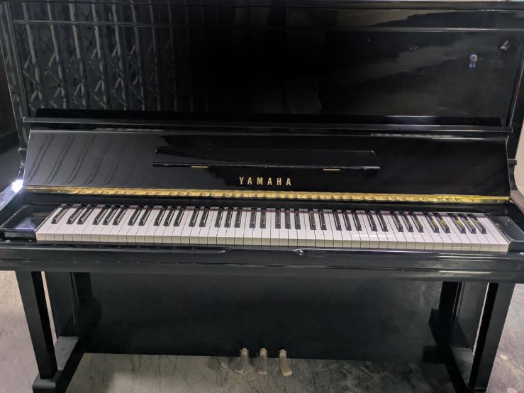 買取実績用　YAMAHA U300 5313653